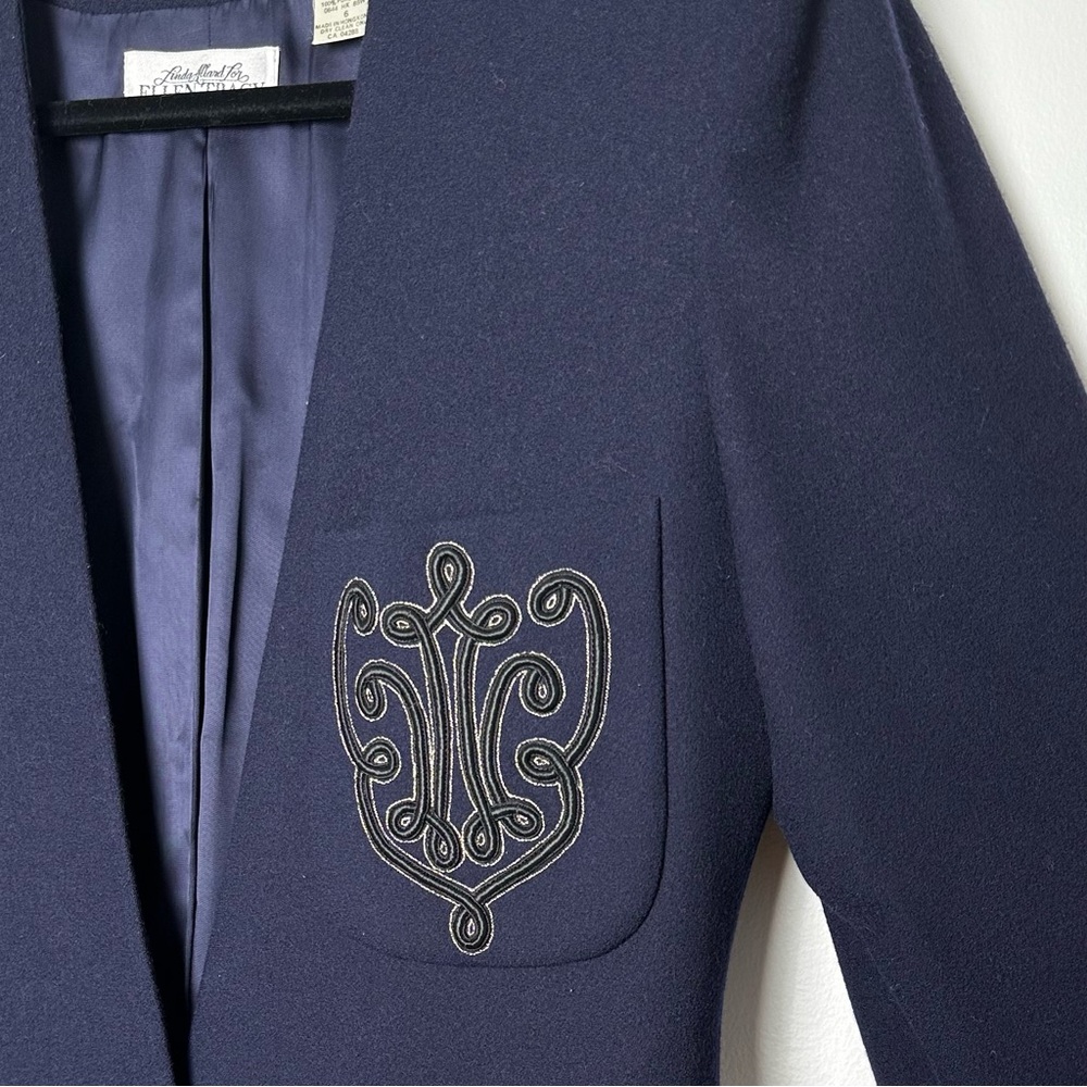 Vintage 100% Wool Preppy Heritage Old Money Navy Embroidered Crest Blazer - Picture 4 of 15